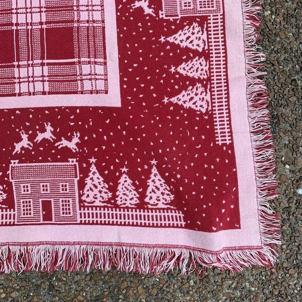 Christmas Village Red/White Woven Throw Blanket Tapestry‎ Holiday Reindeer
